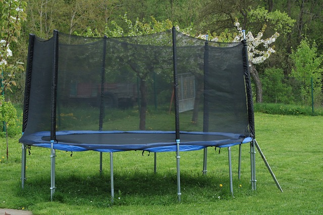 trampolína se sítí.jpg